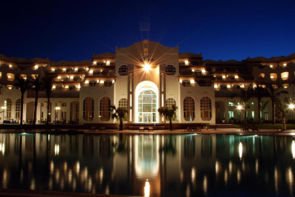 Royal Lagoons Resort & Aqua Park Families and Couples Only ( 5 days - 4 nights )